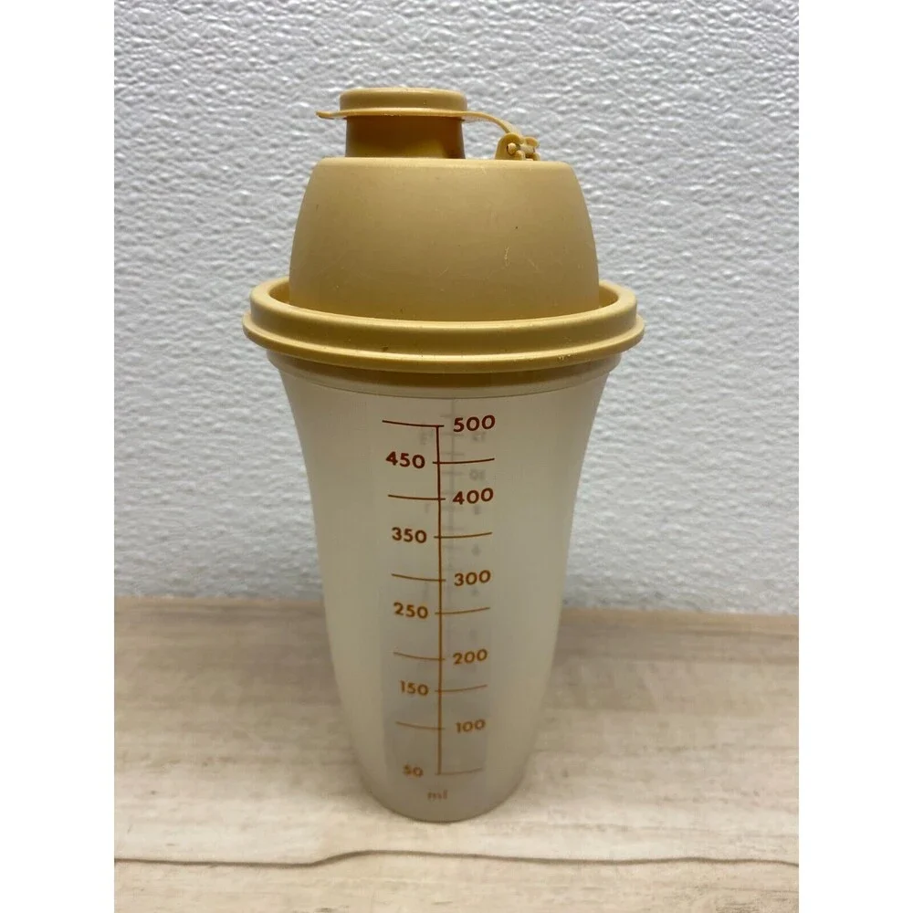 Vtg Tupperware Quik Shake 844-27 Clear 500ml. With Tan Lid